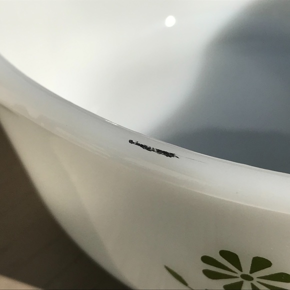 Pyrex round casserole - Picture 3 of 3